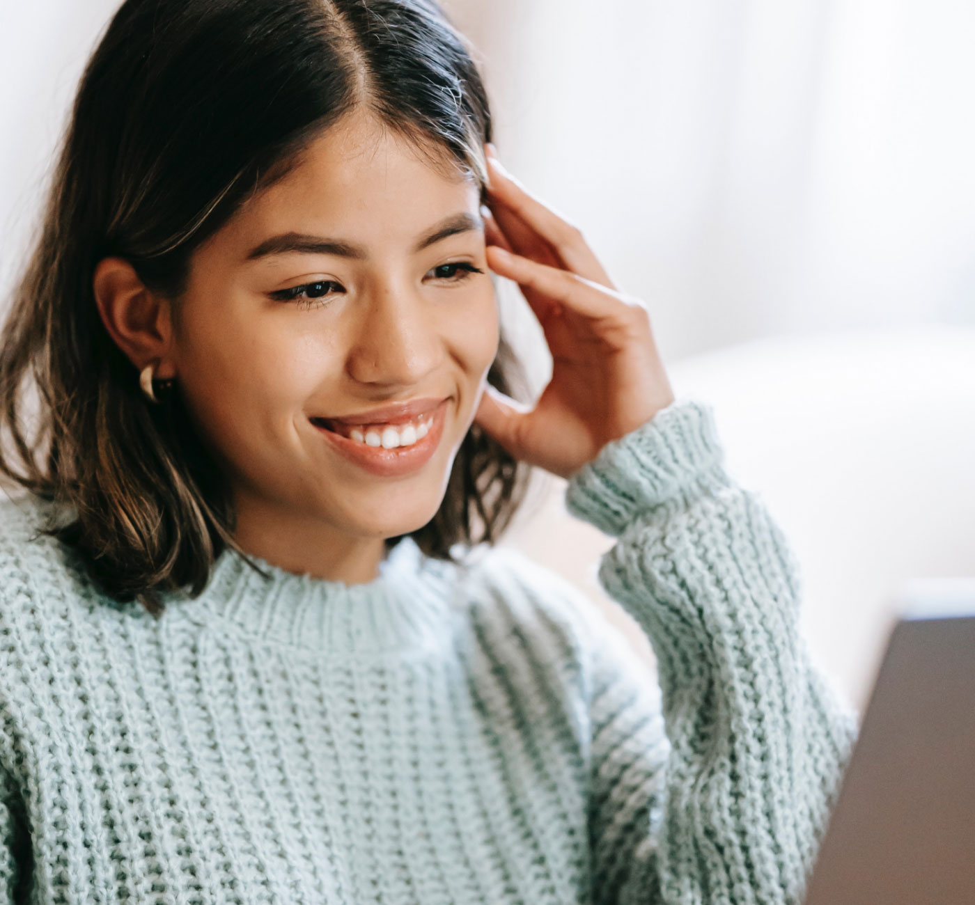 Girl using YELL for online and in-person payment